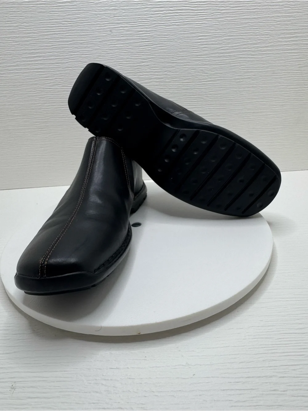 Cole Haan C24673 Black Leather Slip-On Loafers with Brown Accents